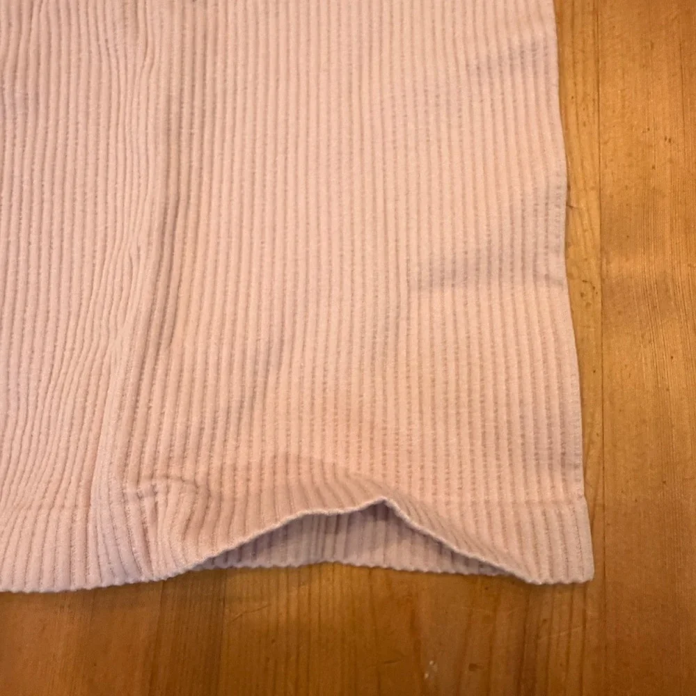NWT AURA Ribbed tank women M/L - Picture 3 of 9